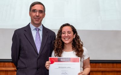 El Jefe Docente, Prof. Xavier Emery y la alumna destacada, Belén Herrera.